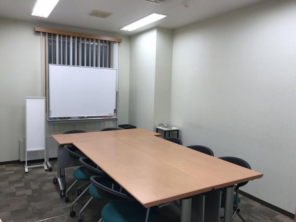 토요코 인 오카야마-에키 니시구치-미기 외부 사진